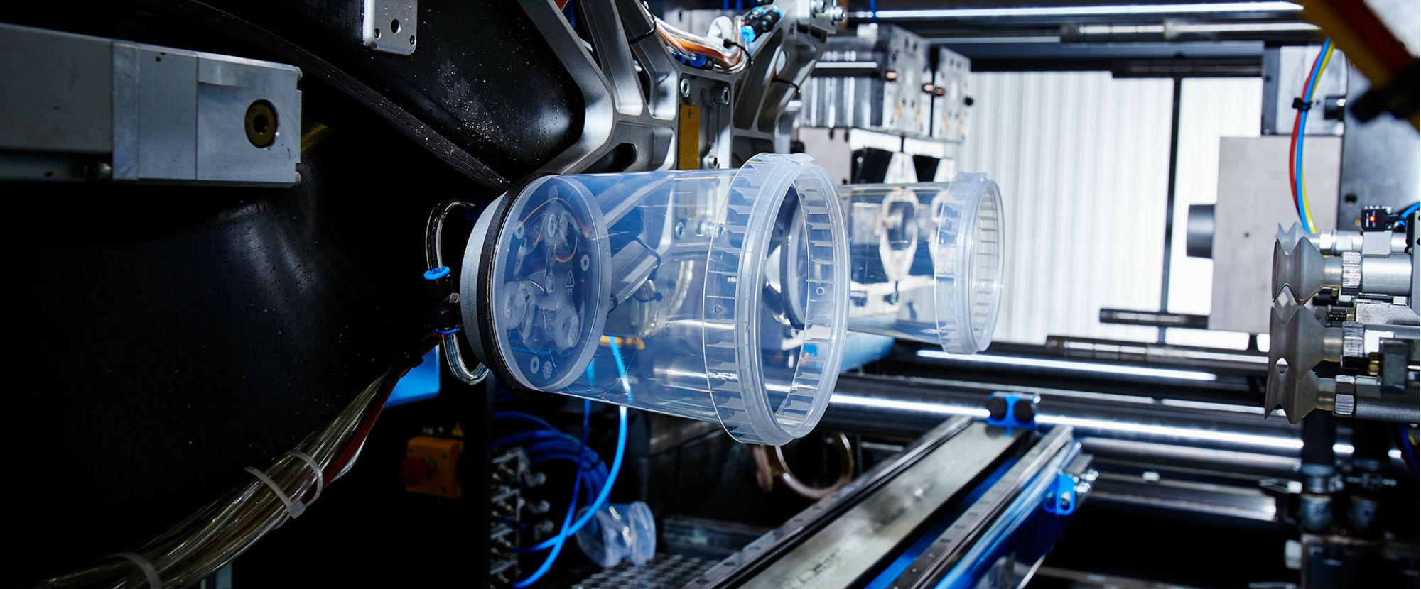 Eimerproduktion bei ALPLAindustrial Austria